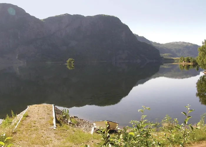 Golhaug *